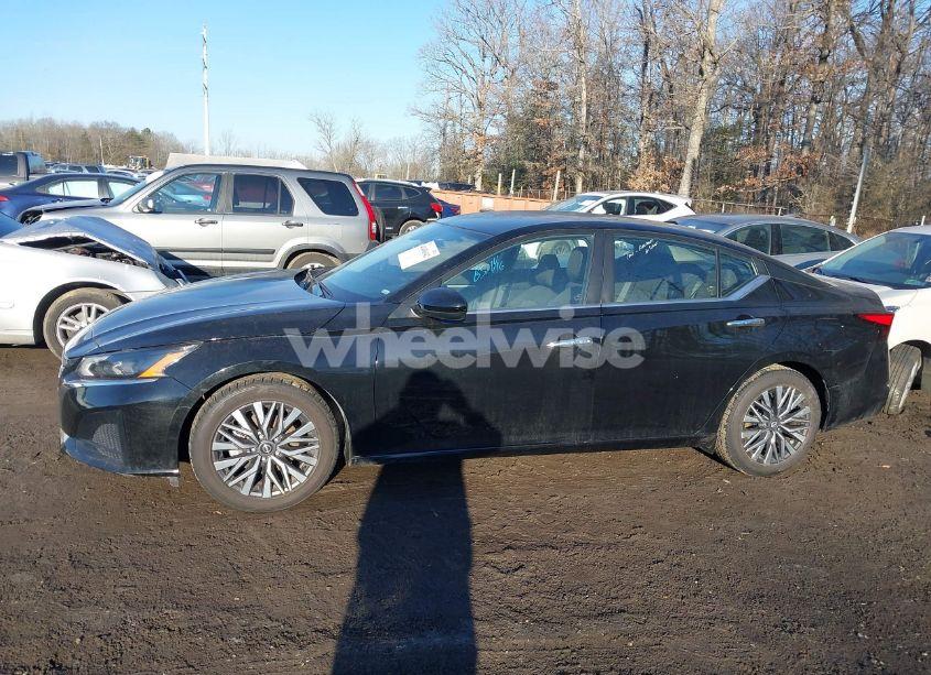 Photo 14 of 2023 Nissan Altima SV FWD (VIN 1N4BL4DV3PN348438)