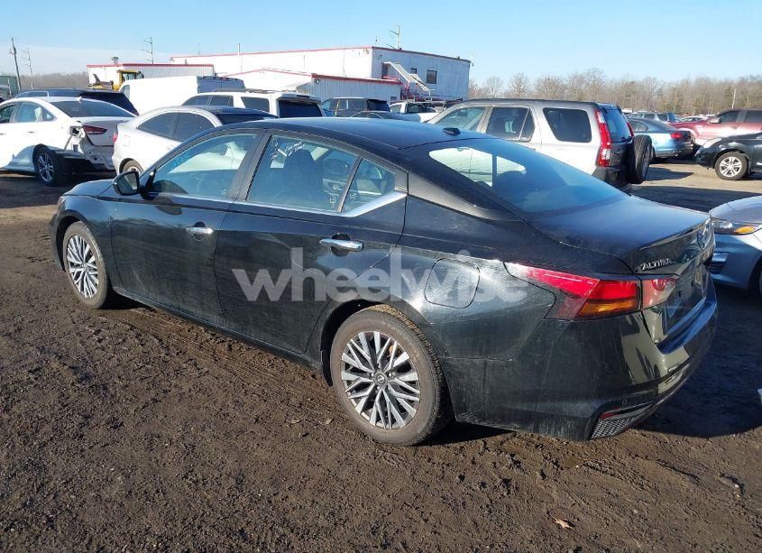 Photo 3 of 2023 Nissan Altima SV FWD (VIN 1N4BL4DV3PN348438)