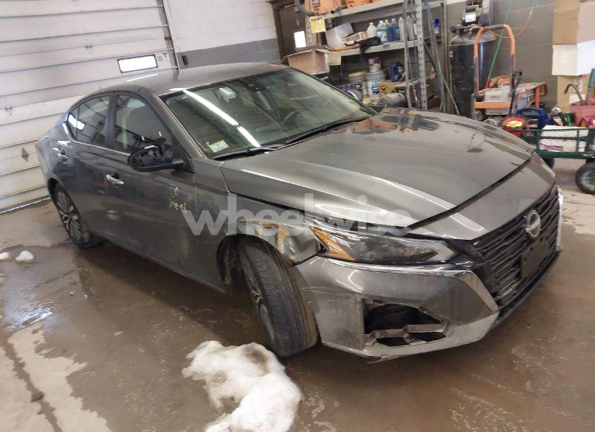 2023 Nissan Altima SV FWD (VIN 1N4BL4DV3PN353557) main photo