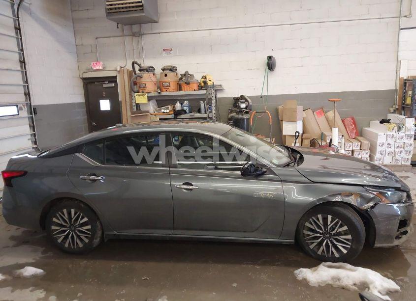 Photo 14 of 2023 Nissan Altima SV FWD (VIN 1N4BL4DV3PN353557)