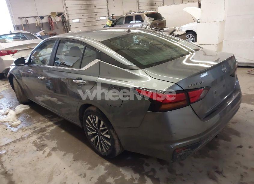 Photo 3 of 2023 Nissan Altima SV FWD (VIN 1N4BL4DV3PN353557)