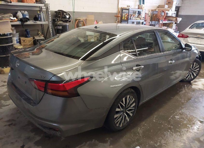 Photo 4 of 2023 Nissan Altima SV FWD (VIN 1N4BL4DV3PN353557)