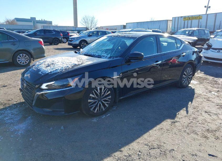Photo 2 of 2023 Nissan Altima SV FWD (VIN 1N4BL4DV3PN361352)