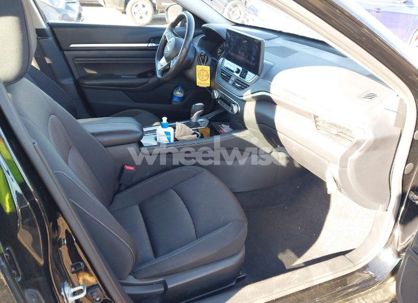 Photo 5 of 2023 Nissan Altima SV FWD (VIN 1N4BL4DV3PN361352)