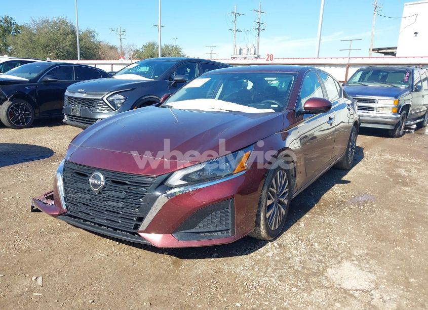 Photo 2 of 2023 Nissan Altima SV FWD (VIN 1N4BL4DV3PN375218)