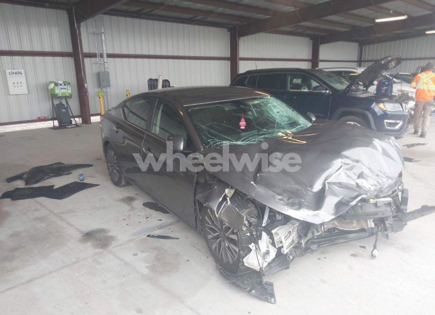 2023 Nissan Altima SV FWD (VIN 1N4BL4DV3PN375316) main photo