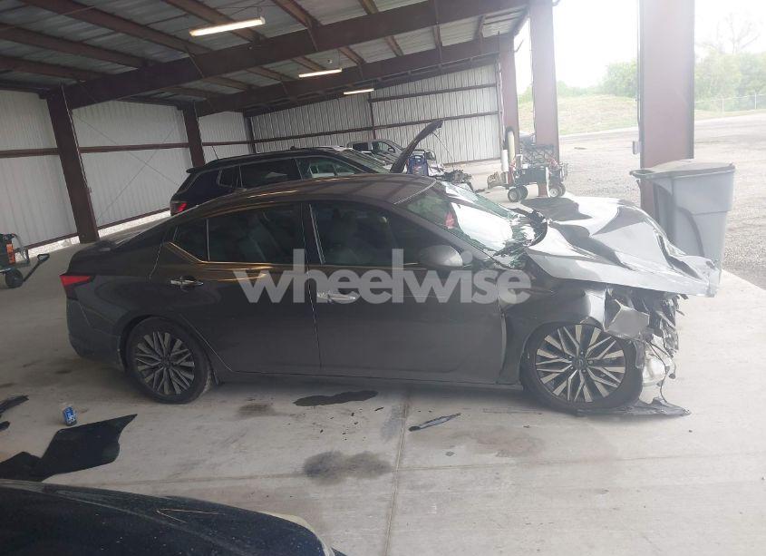 Photo 14 of 2023 Nissan Altima SV FWD (VIN 1N4BL4DV3PN375316)