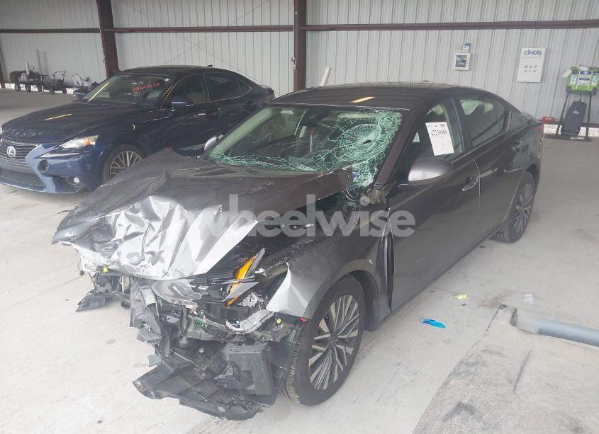 Photo 2 of 2023 Nissan Altima SV FWD (VIN 1N4BL4DV3PN375316)