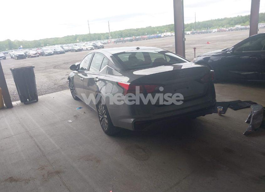 Photo 3 of 2023 Nissan Altima SV FWD (VIN 1N4BL4DV3PN375316)