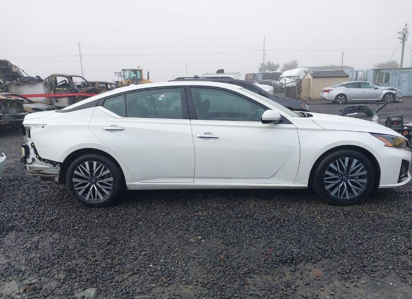 Photo 14 of 2023 Nissan Altima SV (VIN 1N4BL4DV3PN382606)