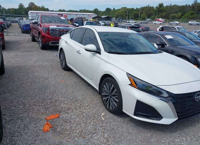 2023 Nissan Altima SV FWD (VIN 1N4BL4DV3PN400974) main photo