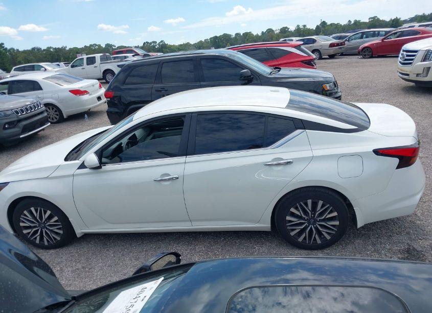 Photo 14 of 2023 Nissan Altima SV FWD (VIN 1N4BL4DV3PN400974)