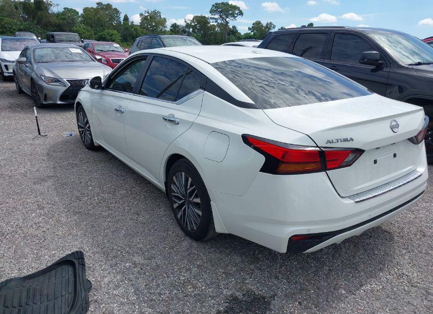 Photo 3 of 2023 Nissan Altima SV FWD (VIN 1N4BL4DV3PN400974)