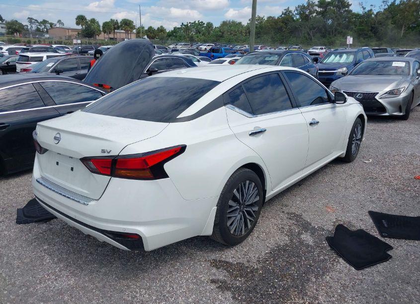 Photo 4 of 2023 Nissan Altima SV FWD (VIN 1N4BL4DV3PN400974)