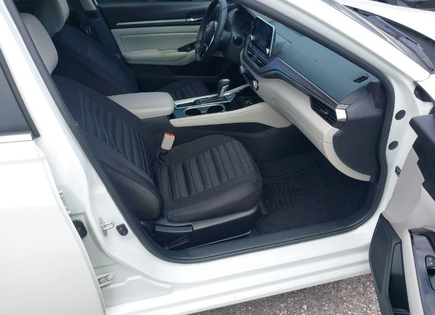 Photo 5 of 2023 Nissan Altima SV FWD (VIN 1N4BL4DV3PN400974)