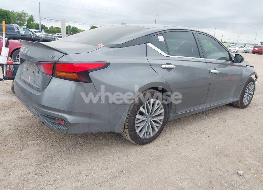 Photo 4 of 2023 Nissan Altima SV FWD (VIN 1N4BL4DV3PN421811)