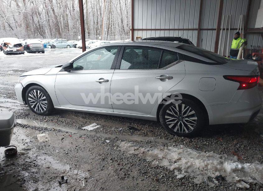 Photo 14 of 2024 Nissan Altima SV FWD (VIN 1N4BL4DV3RN304118)