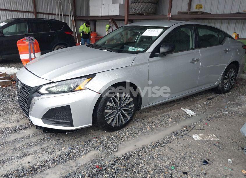 Photo 2 of 2024 Nissan Altima SV FWD (VIN 1N4BL4DV3RN304118)