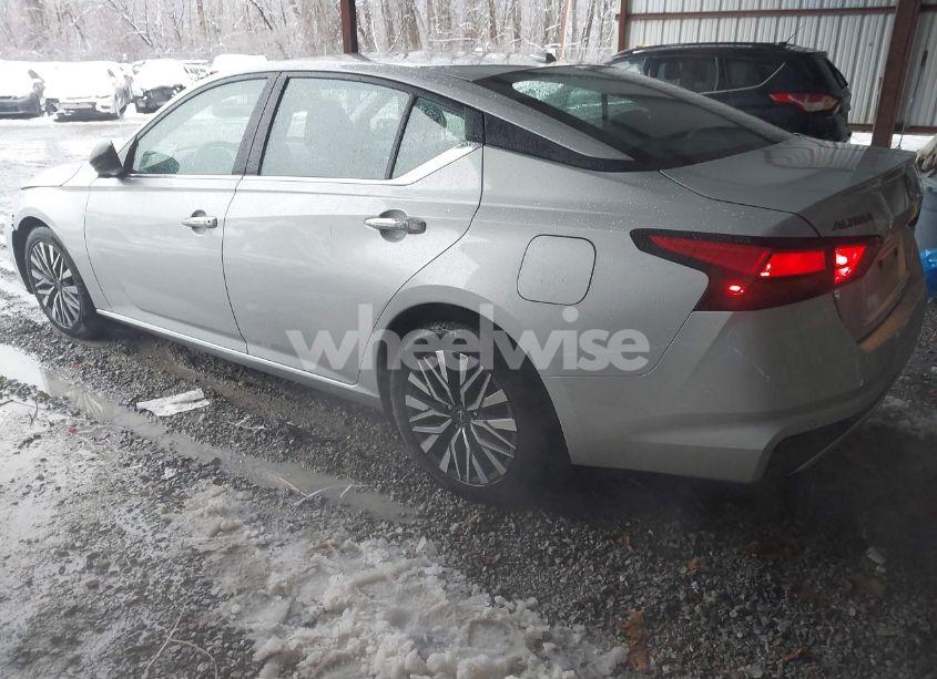 Photo 3 of 2024 Nissan Altima SV FWD (VIN 1N4BL4DV3RN304118)