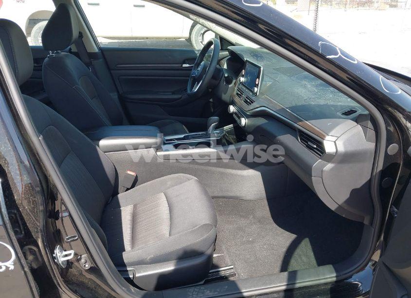 Photo 5 of 2024 Nissan Altima SV FWD (VIN 1N4BL4DV3RN335742)