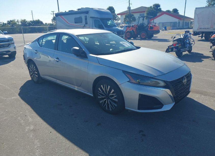 2024 Nissan Altima SV FWD (VIN 1N4BL4DV3RN348149) main photo