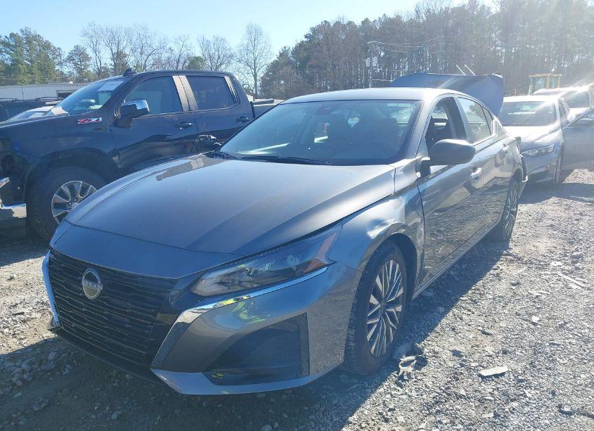 Photo 2 of 2024 Nissan Altima SV FWD (VIN 1N4BL4DV3RN365145)