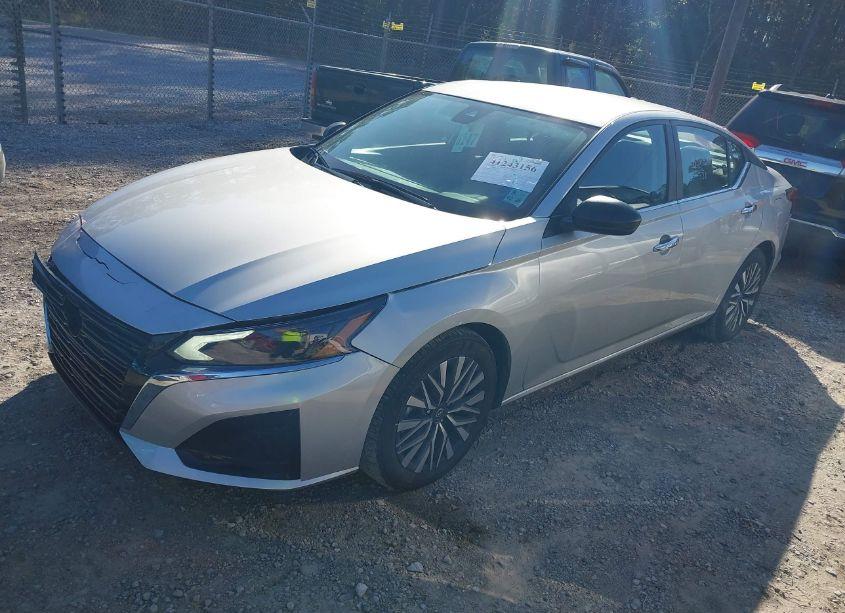 Photo 2 of 2024 Nissan Altima SV FWD (VIN 1N4BL4DV3RN391213)