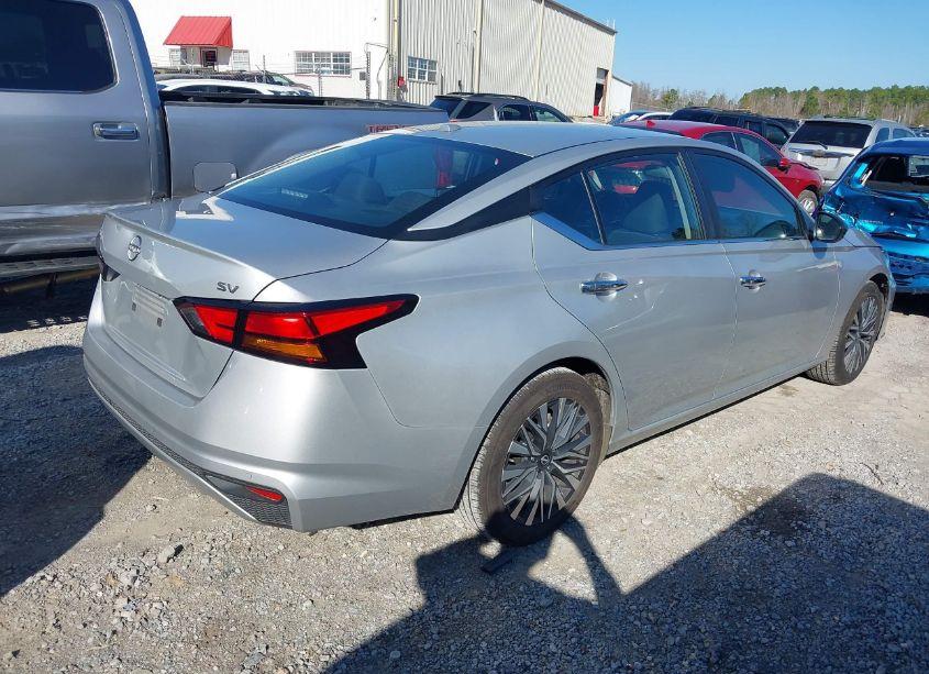 Photo 4 of 2024 Nissan Altima SV FWD (VIN 1N4BL4DV3RN391213)