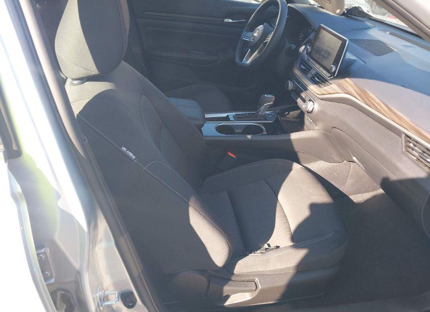 Photo 5 of 2024 Nissan Altima SV FWD (VIN 1N4BL4DV3RN391213)