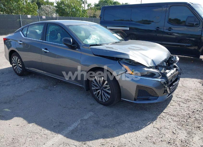 2024 Nissan Altima SV FWD (VIN 1N4BL4DV3RN408723) main photo