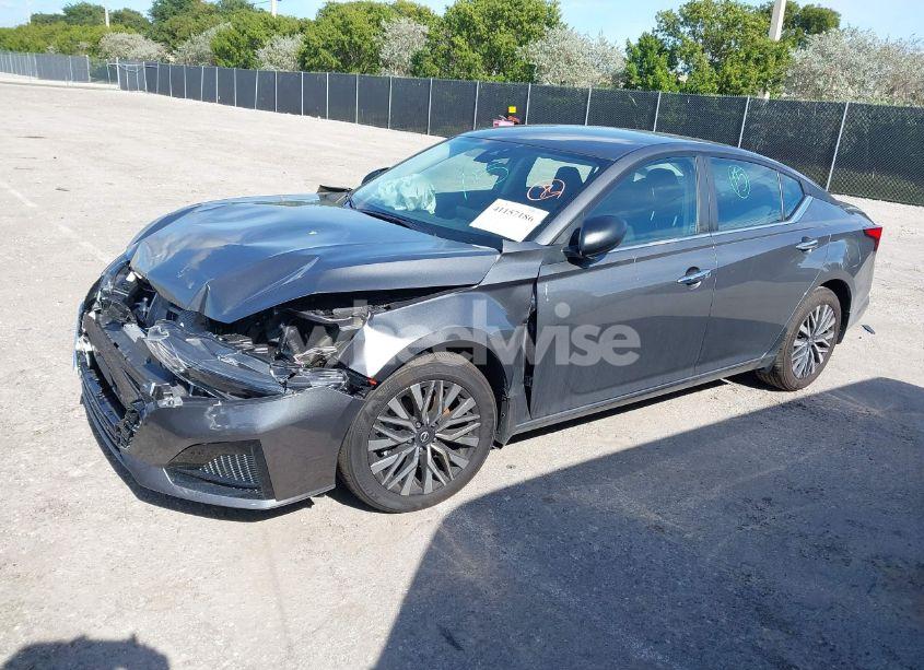 Photo 2 of 2024 Nissan Altima SV FWD (VIN 1N4BL4DV3RN408723)