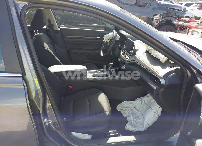 Photo 5 of 2024 Nissan Altima SV FWD (VIN 1N4BL4DV3RN408723)