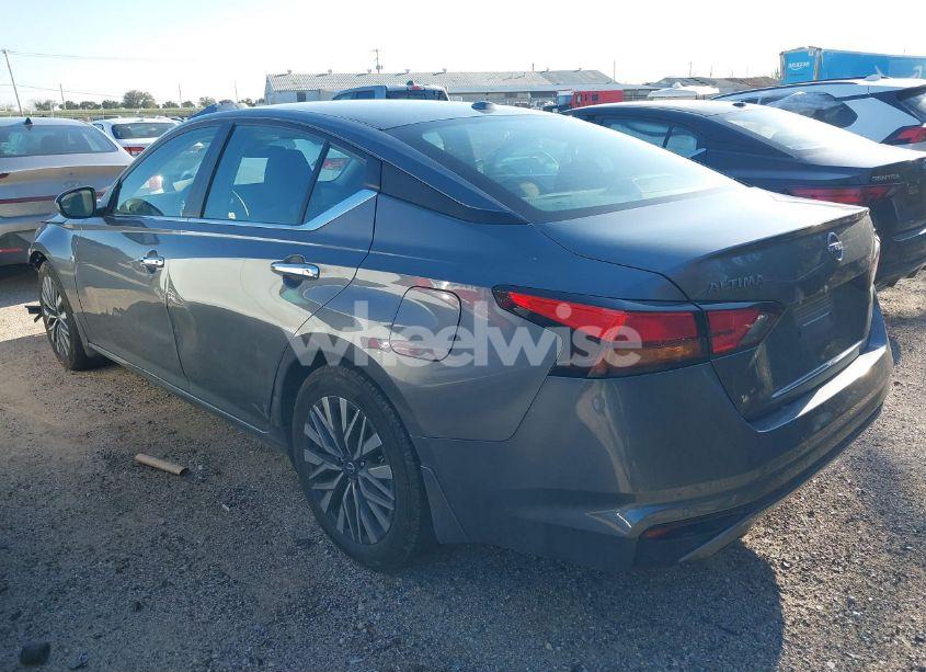 Photo 3 of 2024 Nissan Altima SV FWD (VIN 1N4BL4DV3RN417955)