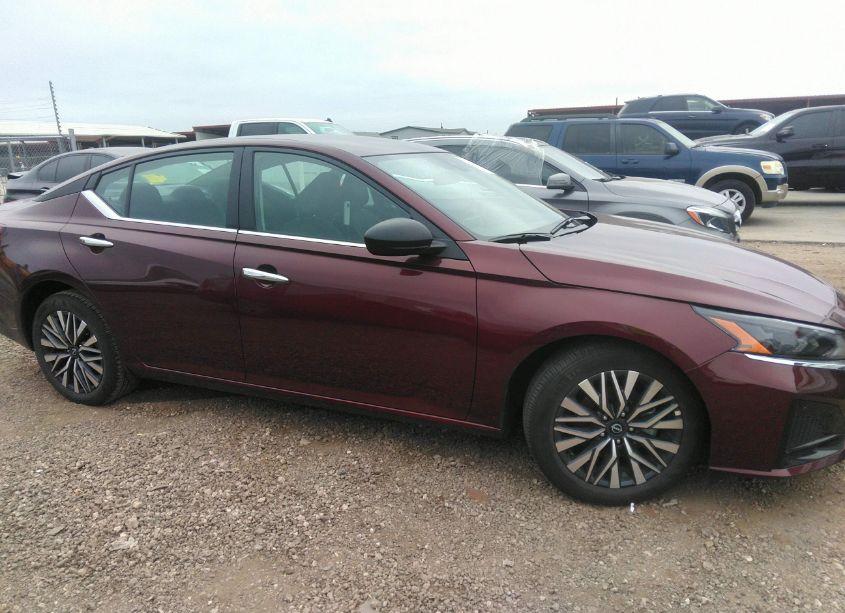 Photo 13 of 2024 Nissan Altima SV FWD (VIN 1N4BL4DV3RN428874)