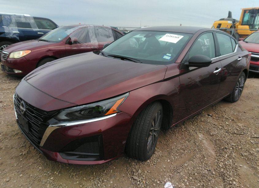 Photo 2 of 2024 Nissan Altima SV FWD (VIN 1N4BL4DV3RN428874)