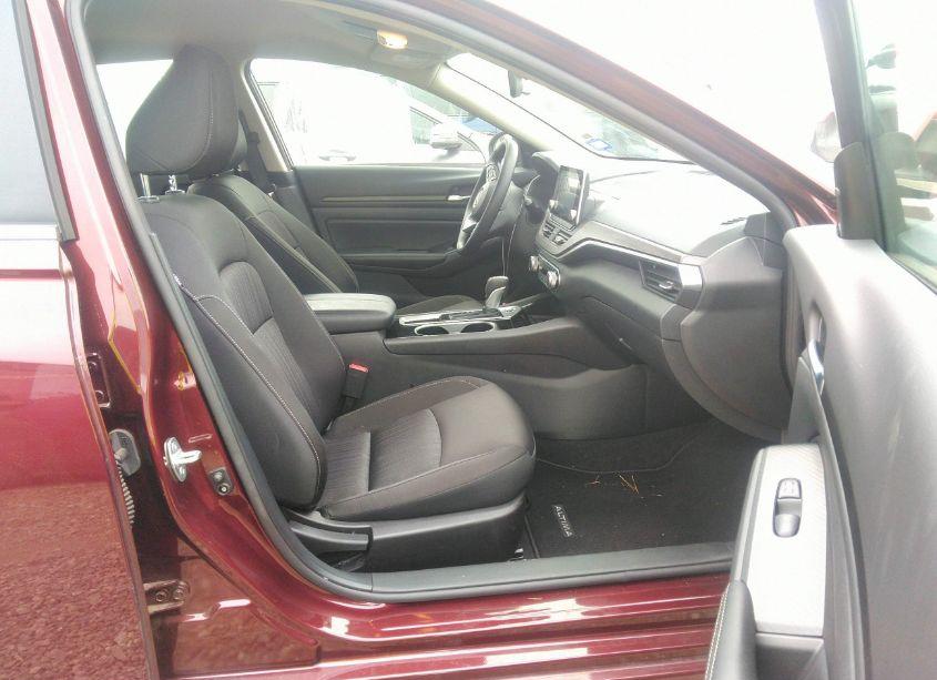 Photo 5 of 2024 Nissan Altima SV FWD (VIN 1N4BL4DV3RN428874)