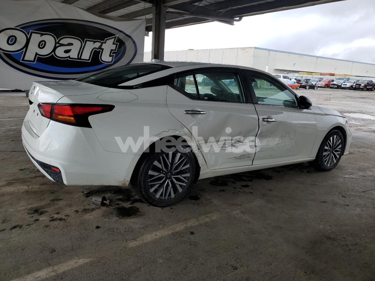 Photo 3 of 2025 NISSAN ALTIMA SV (VIN 1N4BL4DV3SN332300)