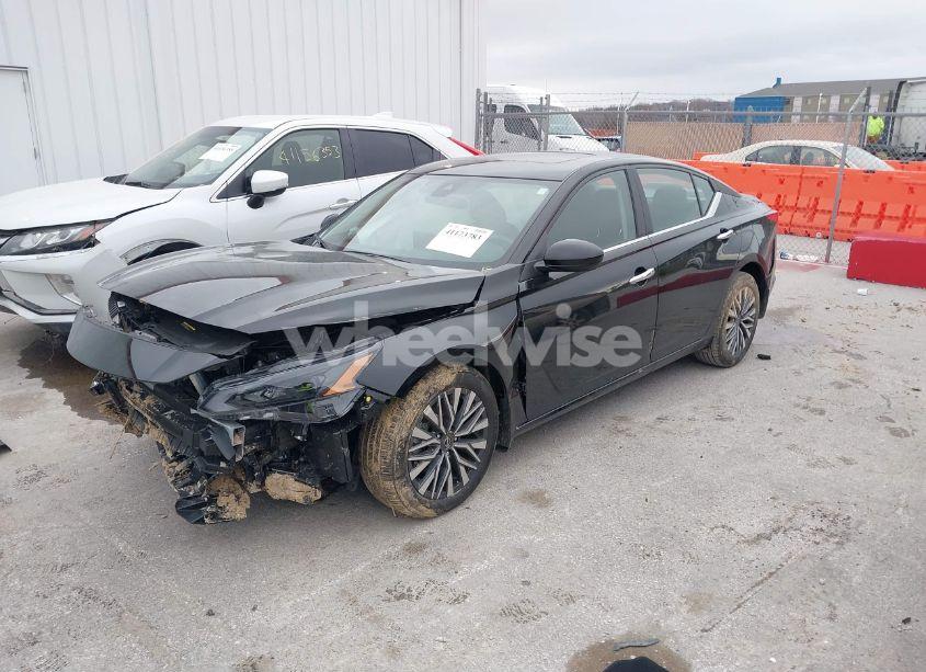 Photo 2 of 2025 Nissan Altima SV FWD (VIN 1N4BL4DV3SN334001)