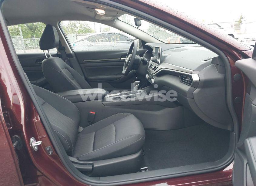 Photo 5 of 2025 Nissan Altima SV FWD (VIN 1N4BL4DV3SN335052)