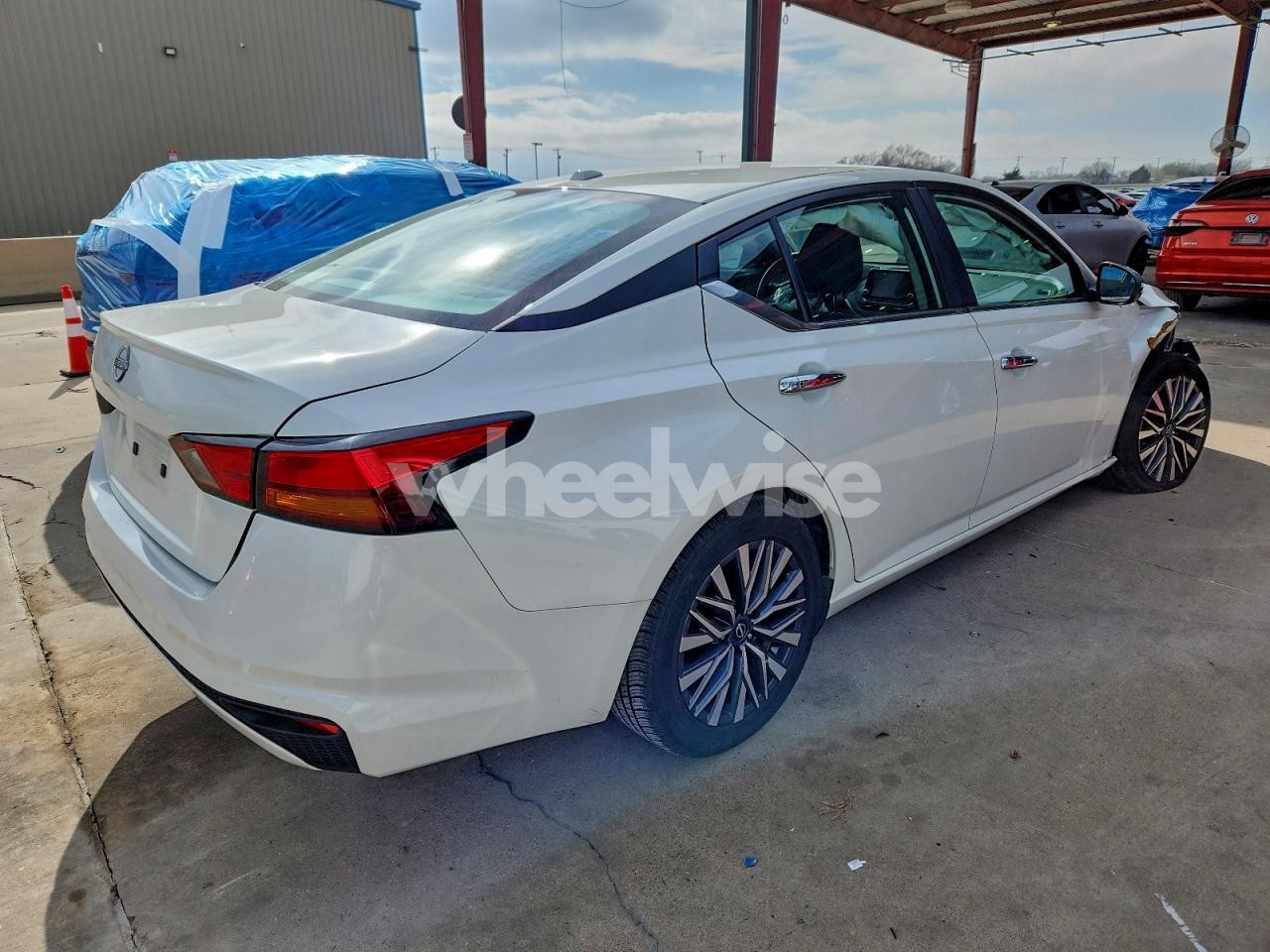 Photo 3 of 2025 NISSAN ALTIMA SV (VIN 1N4BL4DV3SN356256)