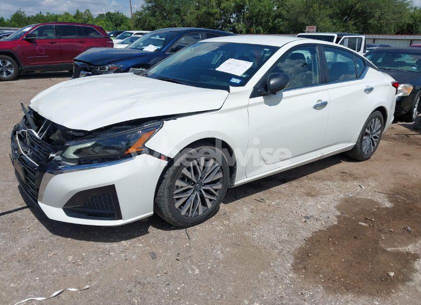 Photo 2 of 2025 Nissan Altima SV FWD (VIN 1N4BL4DV3SN364065)