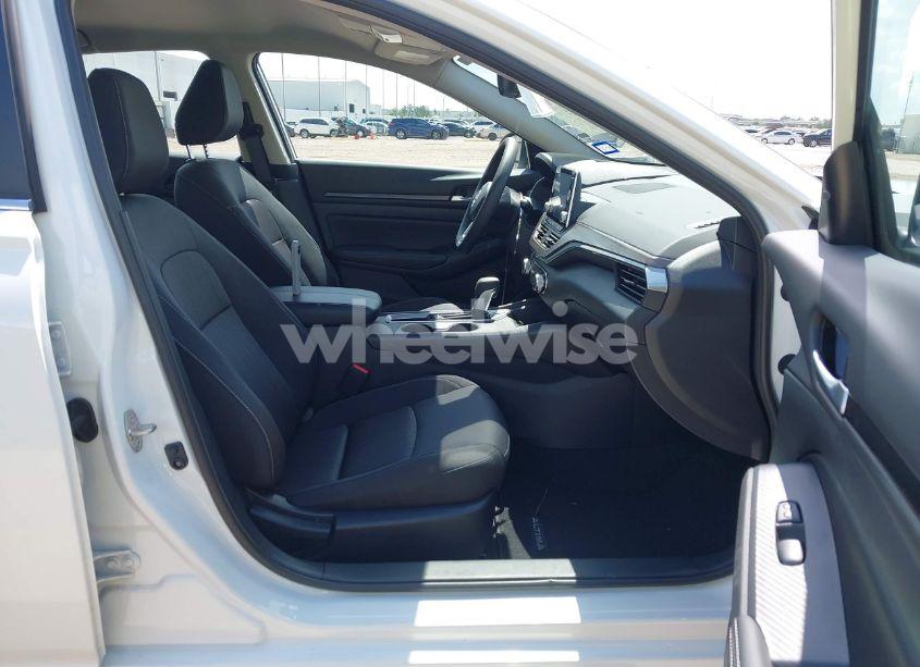 Photo 5 of 2025 Nissan Altima SV FWD (VIN 1N4BL4DV3SN364065)