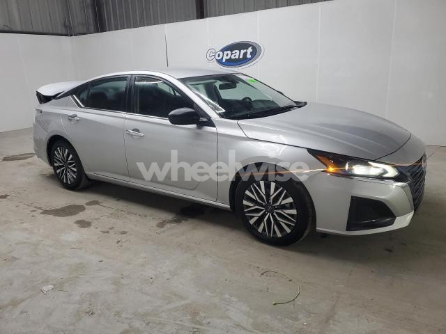 Photo 3 of 2025 NISSAN ALTIMA SV (VIN 1N4BL4DV3SN366267)