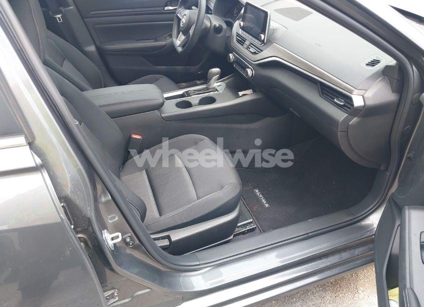 Photo 5 of 2025 Nissan Altima SV FWD (VIN 1N4BL4DV3SN366995)