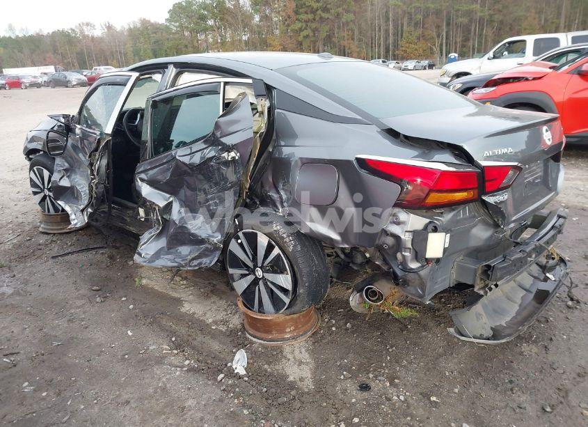 Photo 3 of 2019 Nissan Altima 2.5 SV (VIN 1N4BL4DV4KC135888)