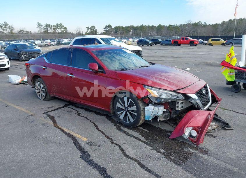 2020 Nissan Altima SV FWD (VIN 1N4BL4DV4LC145709) main photo