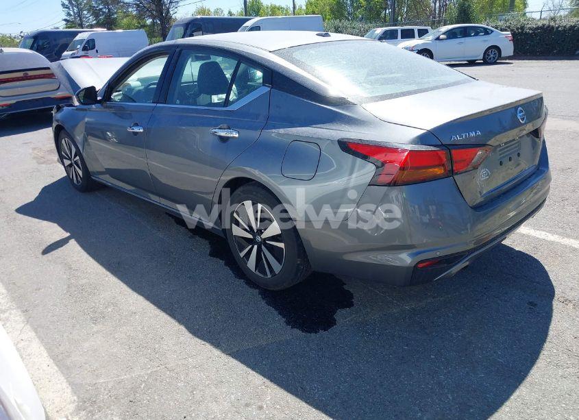 Photo 3 of 2020 Nissan Altima SV FWD (VIN 1N4BL4DV4LC167077)