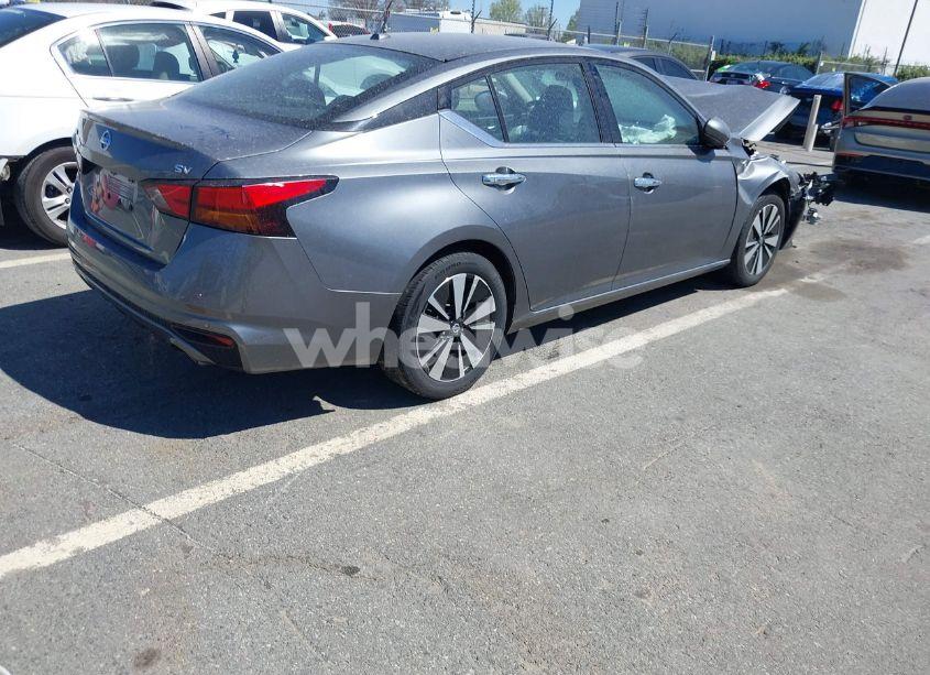 Photo 4 of 2020 Nissan Altima SV FWD (VIN 1N4BL4DV4LC167077)