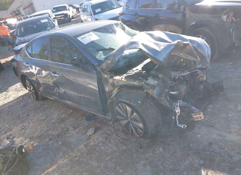 2021 Nissan Altima SV FWD (VIN 1N4BL4DV4MN335144) main photo