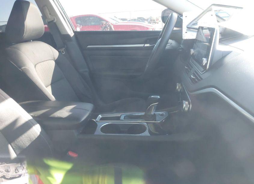 Photo 5 of 2021 Nissan Altima SV FWD (VIN 1N4BL4DV4MN359072)